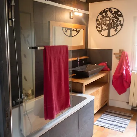 펜션 Maison Charmante A Avec Piscine Partagee Saint-Julien-de-la-Nef